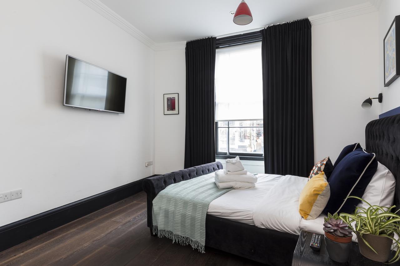 6 Portobello Road * Londra