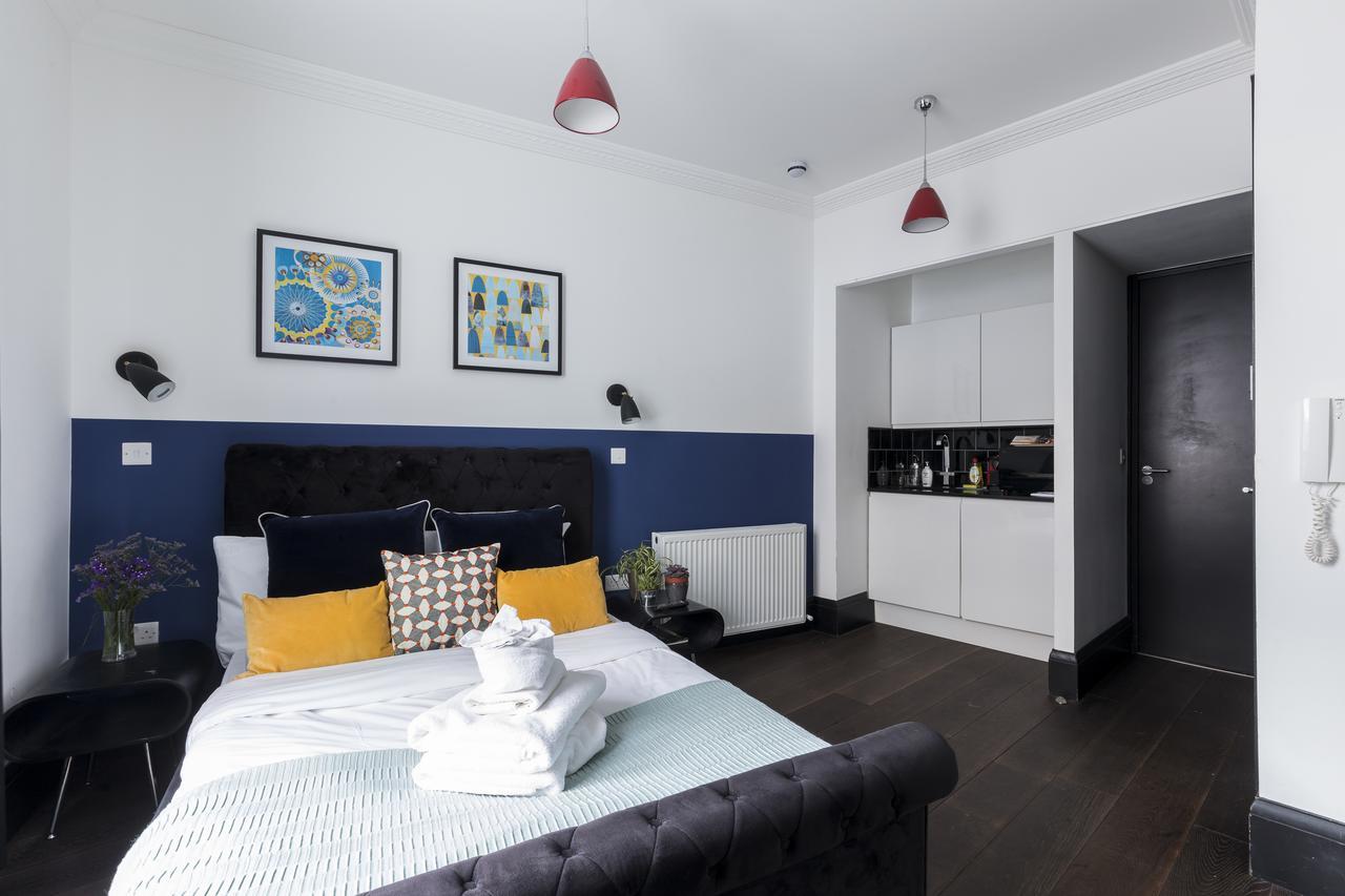 6 Portobello Road * Londra